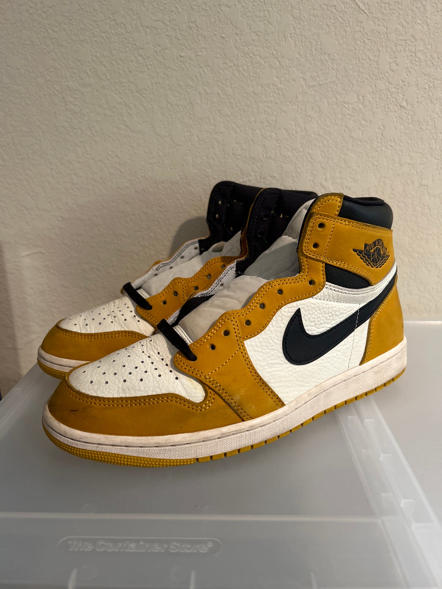 Jordan 1 High Yellow Ochre Size 11