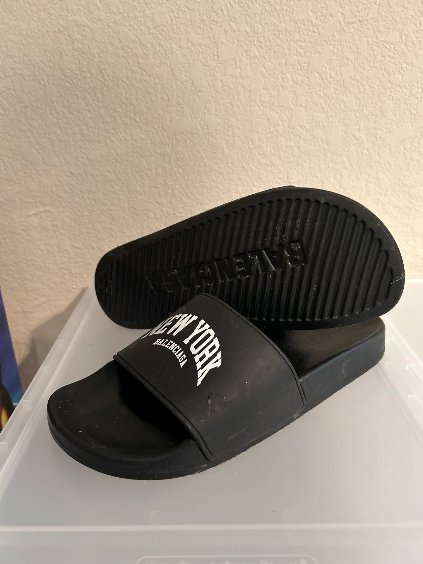 Balenciaga NY Pool Slides Size 9W/7M