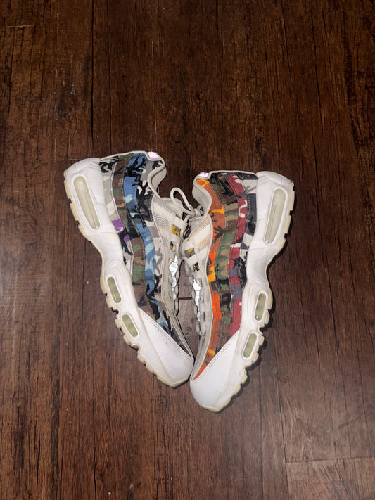 AM95 Party White Woodland Size 11.5