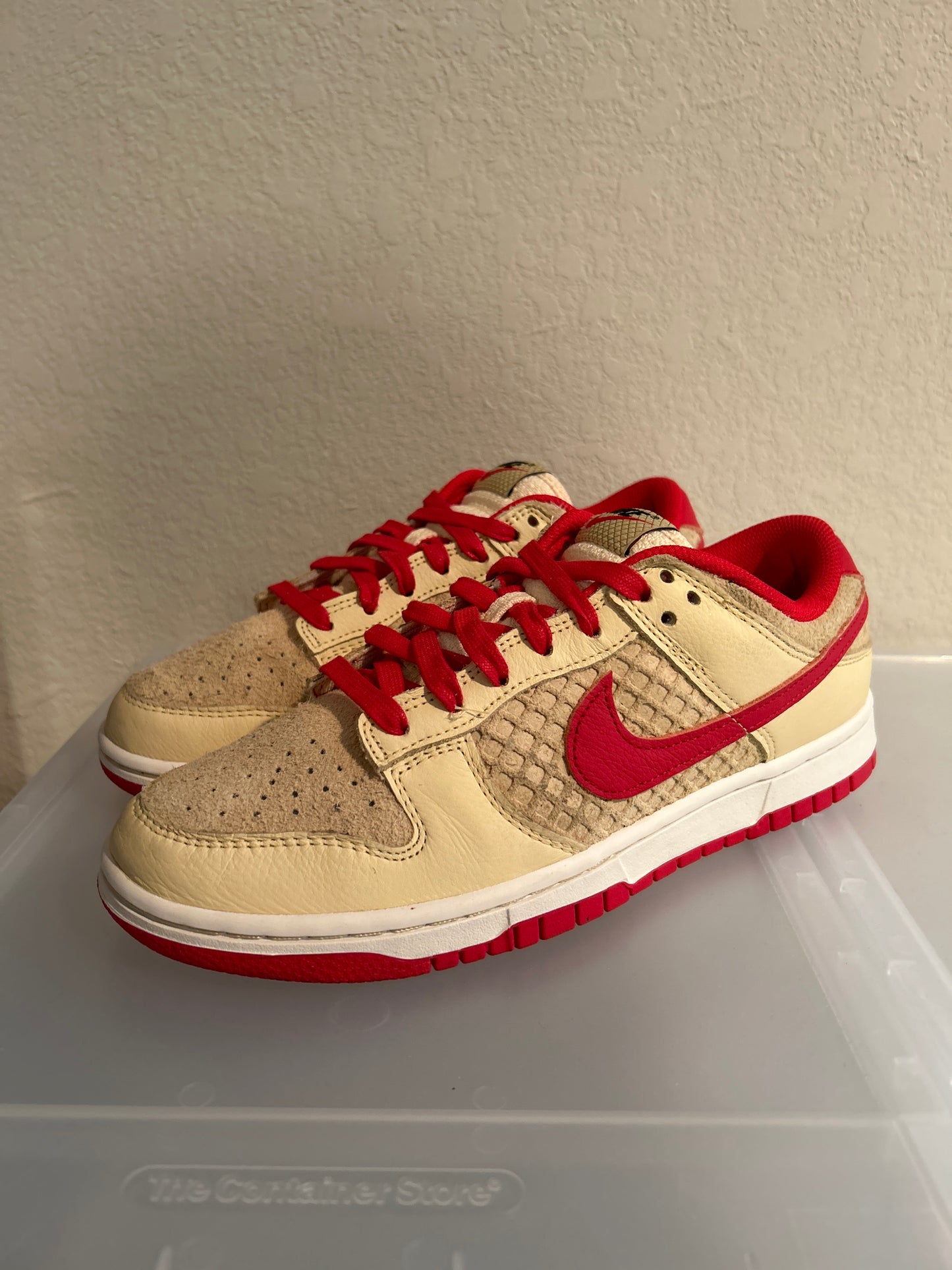 Nike Dunk Low Strawberry Waffle Size 8