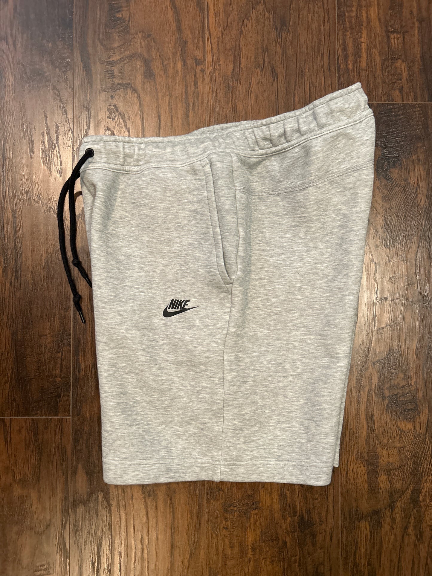 Nike Tech Shorts Grey Size L