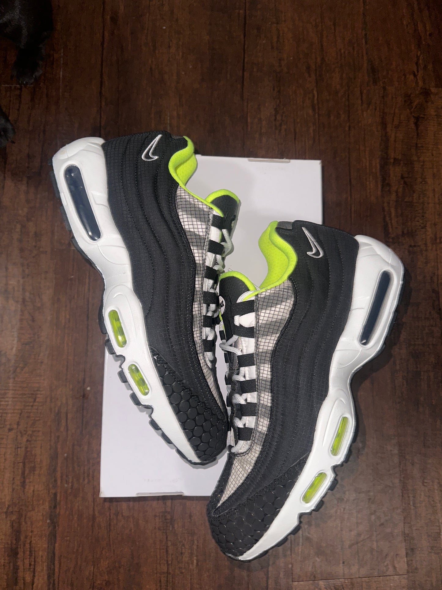 Nike AM98 Highlight Green Size 11.5