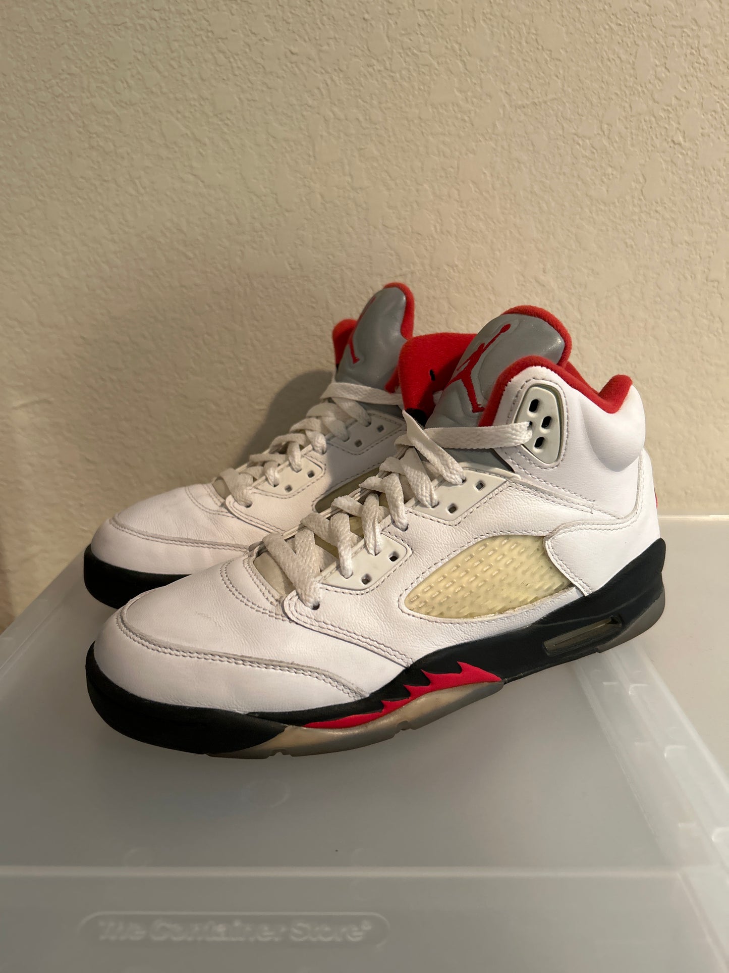 Jordan 5 Fire Red NB Size 6Y