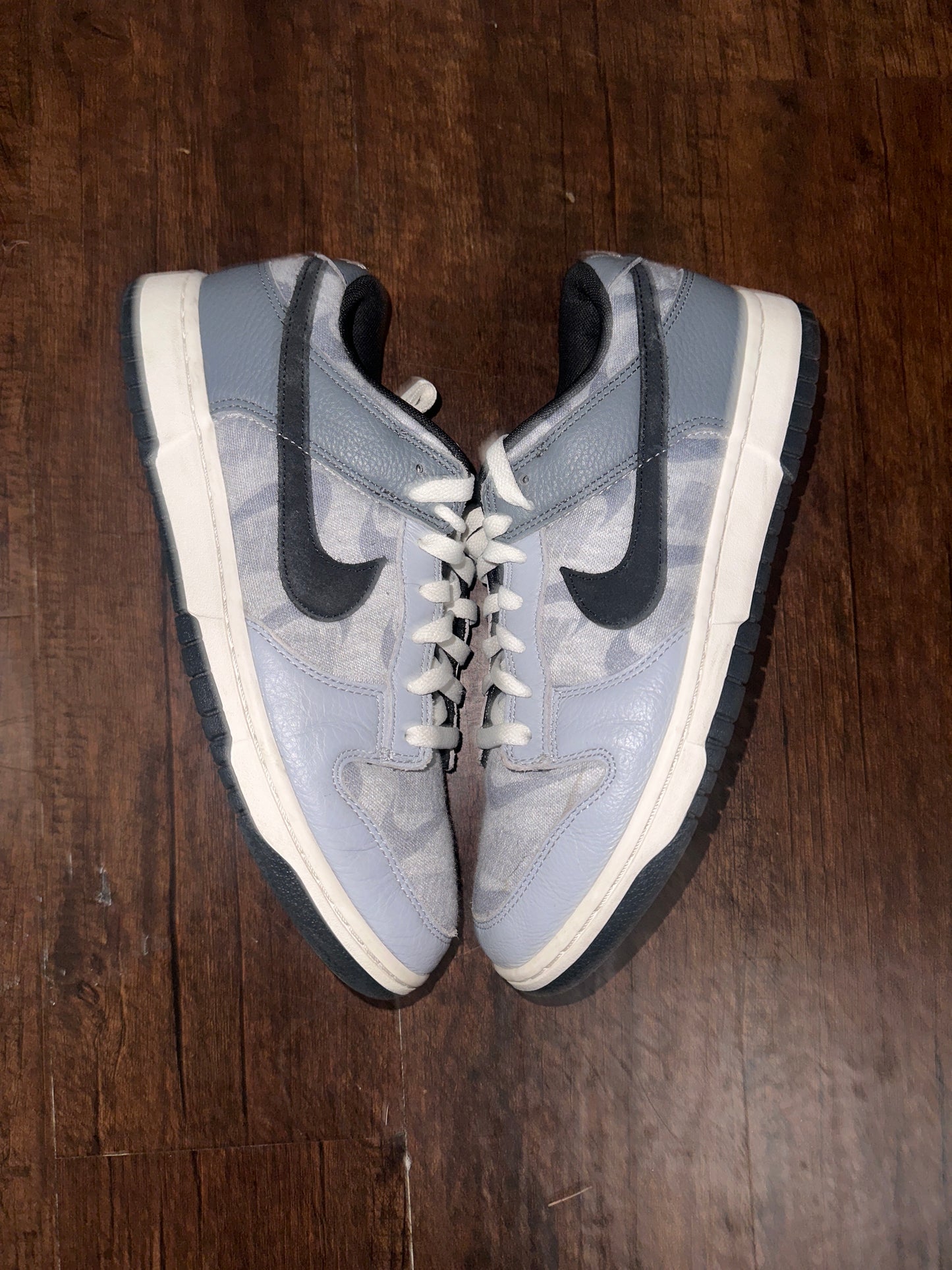 Dunk Low Grey Swoosh Size 10