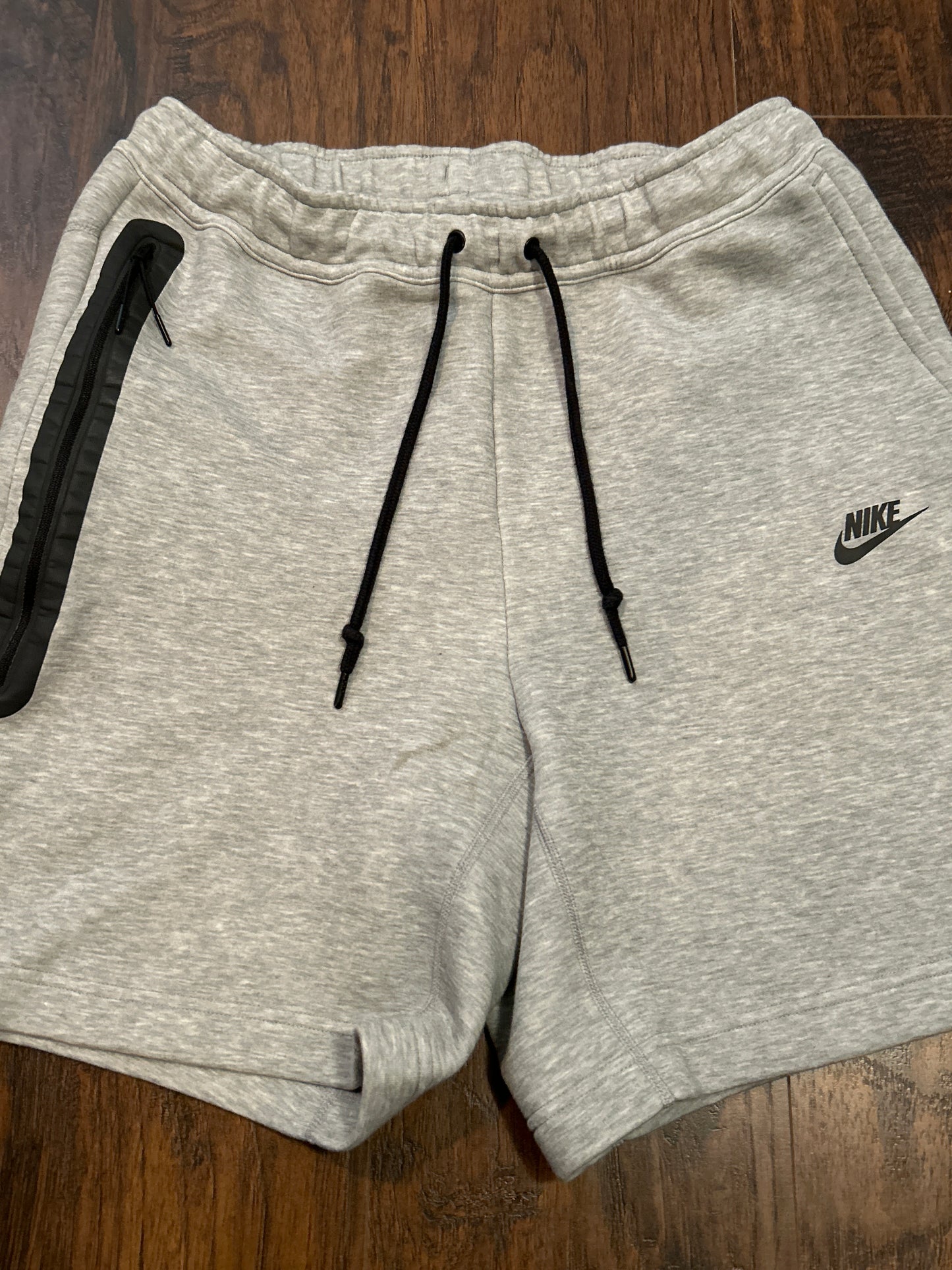 Nike Tech Shorts Grey Size L