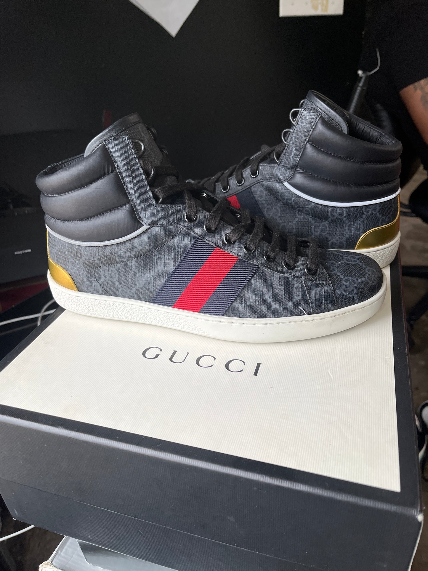 Gucci Monogram High Size 7.5 G