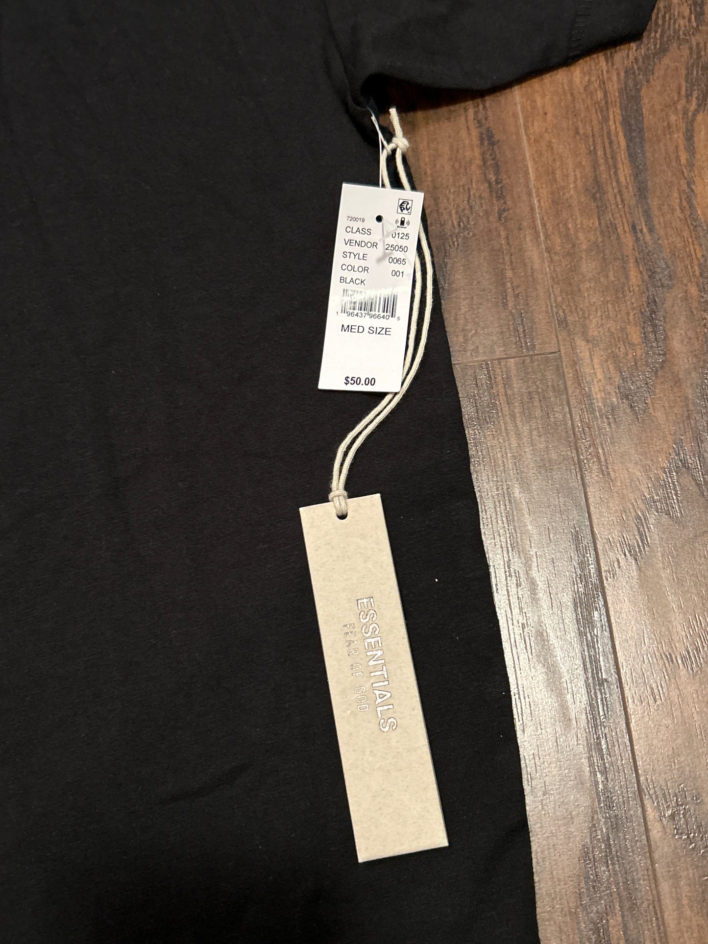 FOG Essentials Black Tee Size M NEW