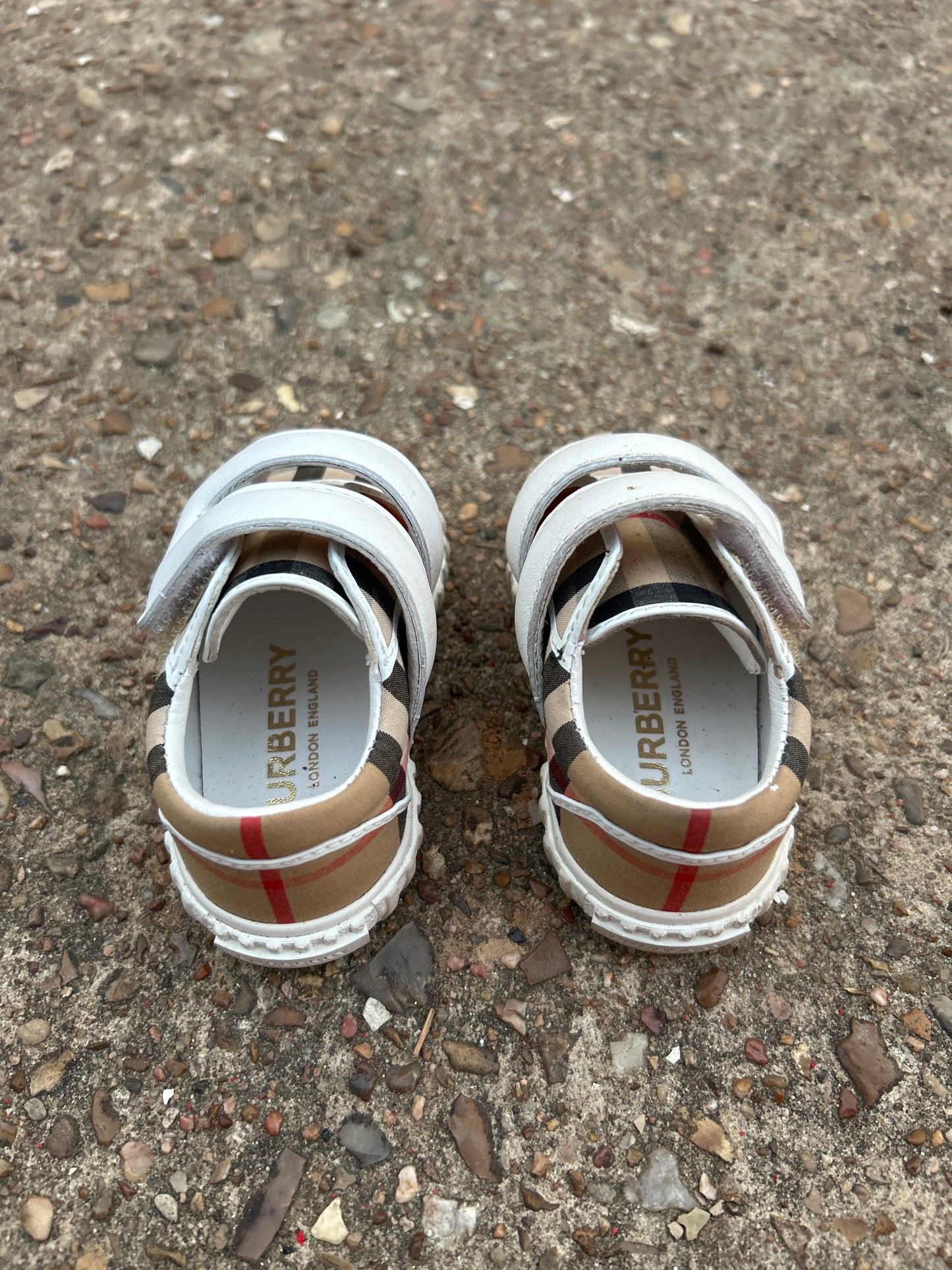 Burberry Baby Shoes Size 17 INFANT