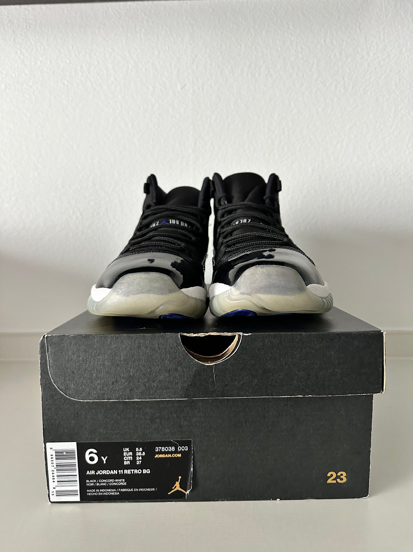 AJ11 Space Jam Size 6Y