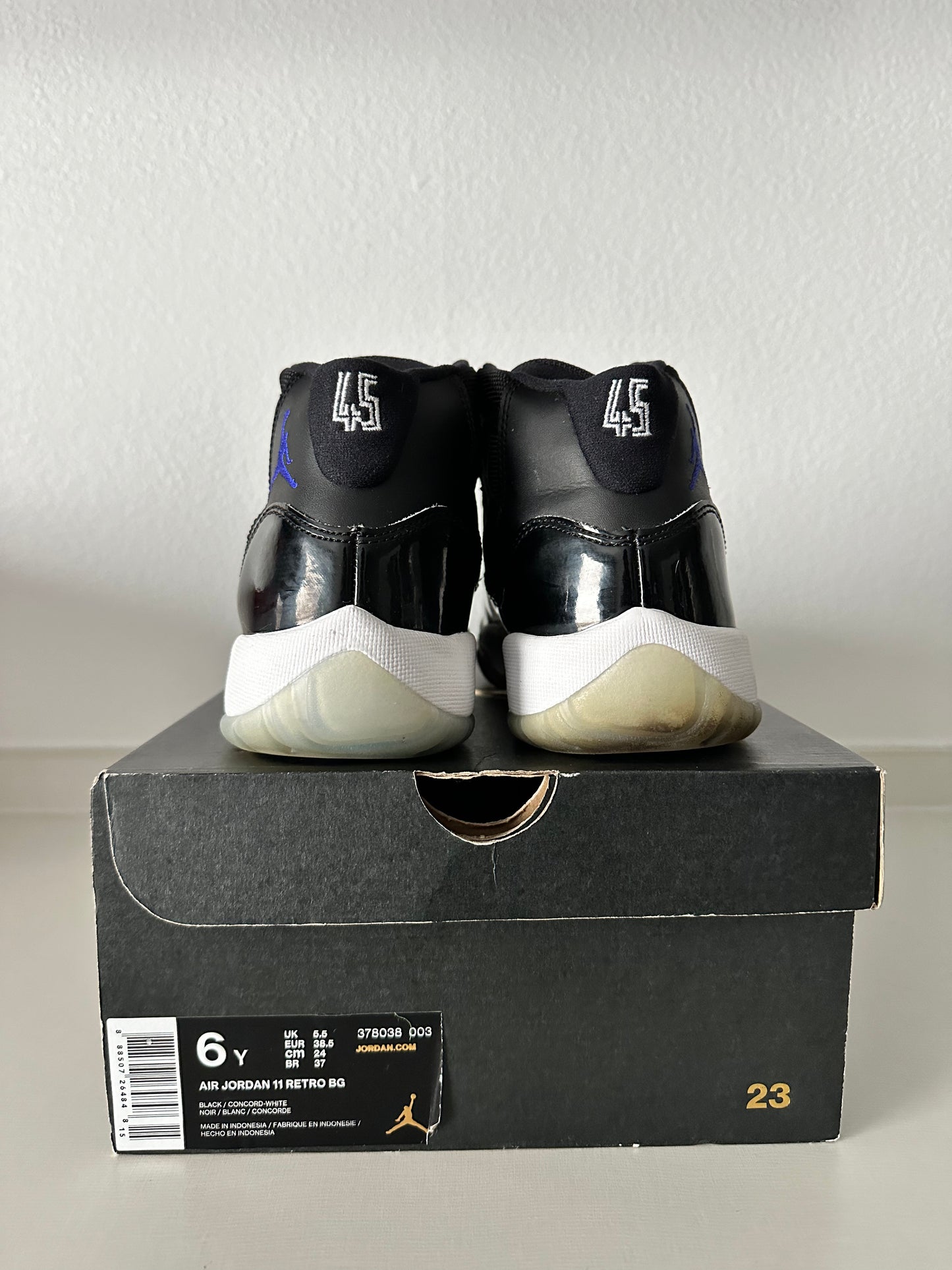 AJ11 Space Jam Size 6Y