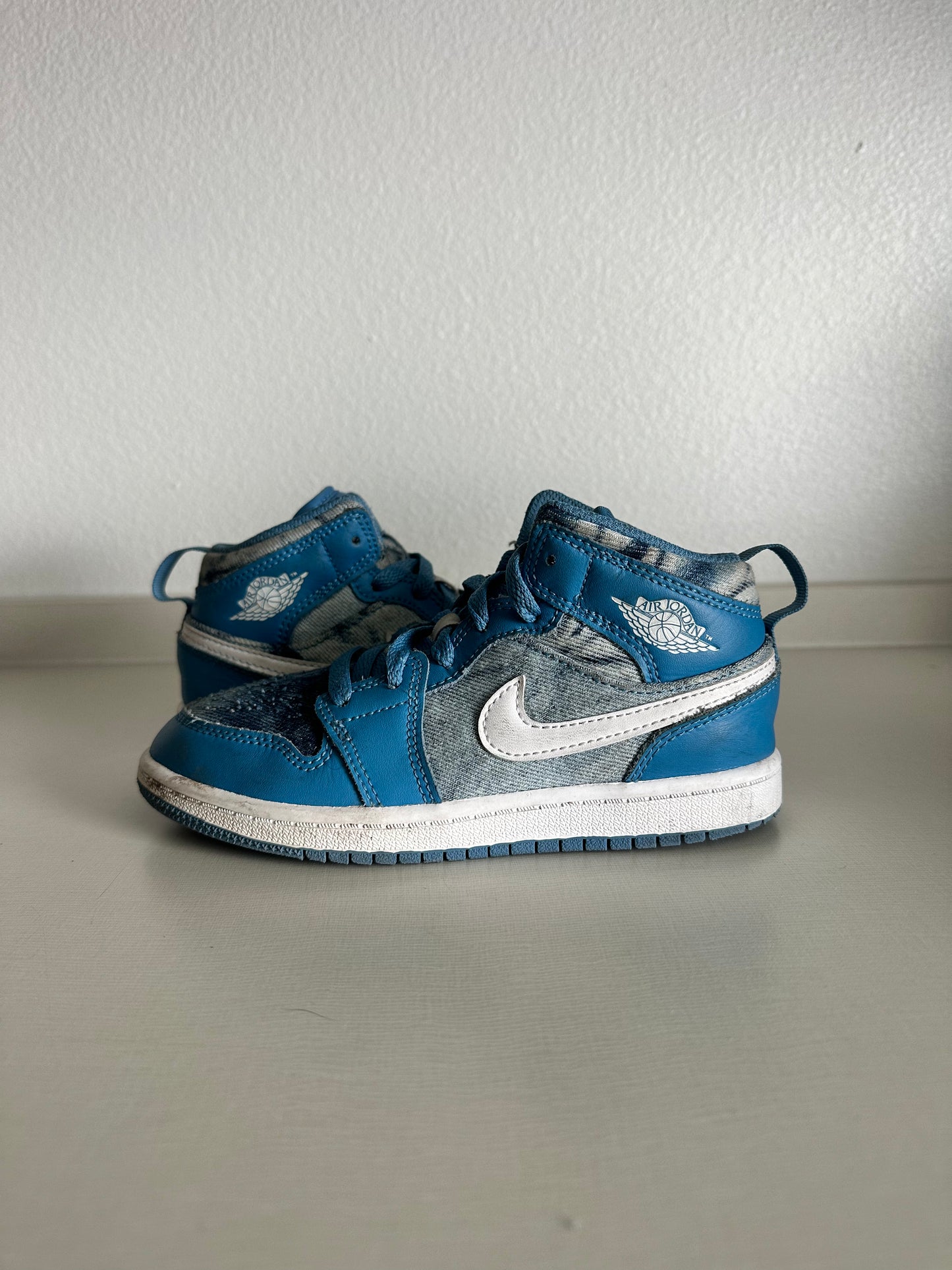 AJ1 Washed Denim Size 13C