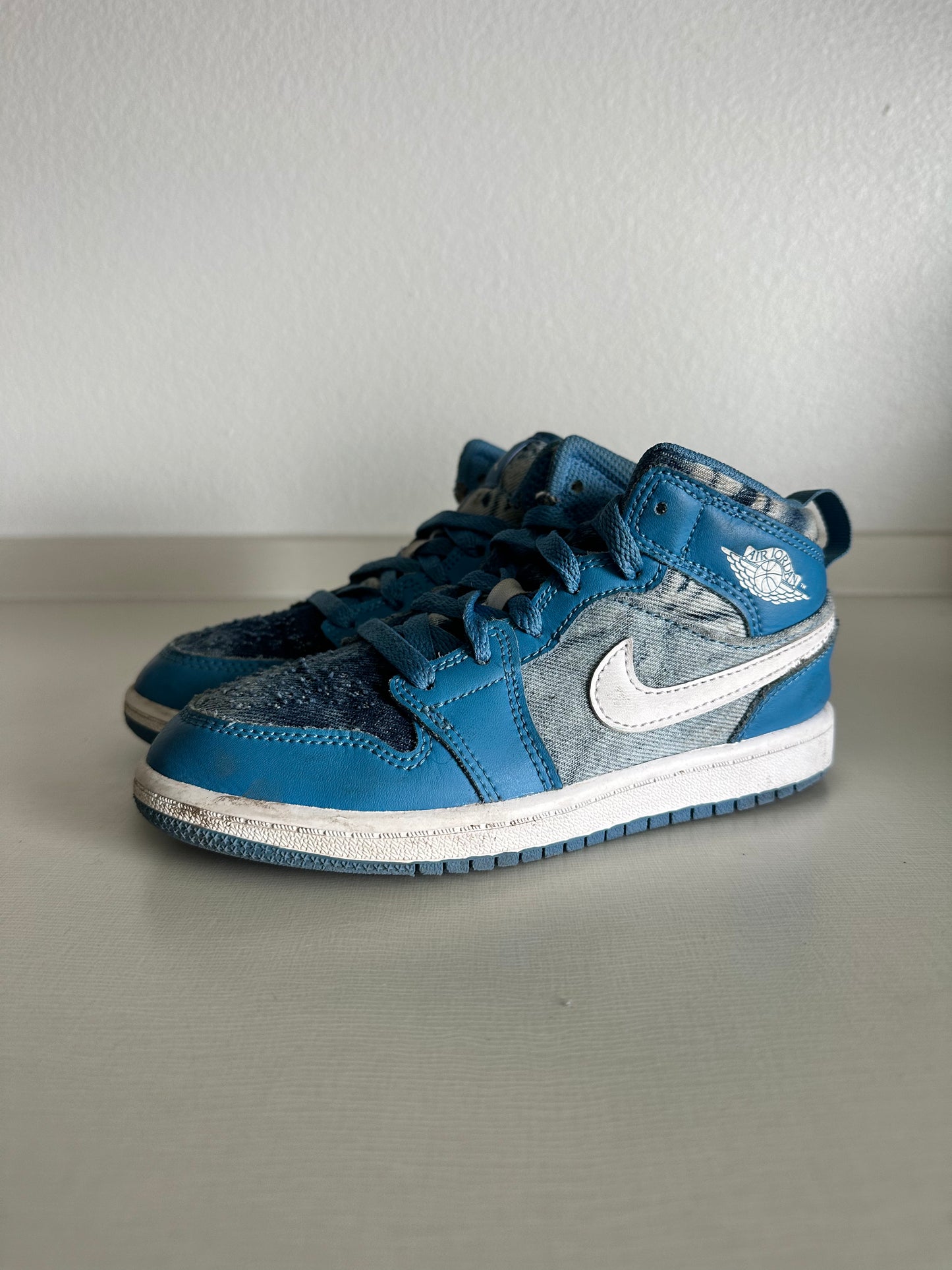 AJ1 Washed Denim Size 13C