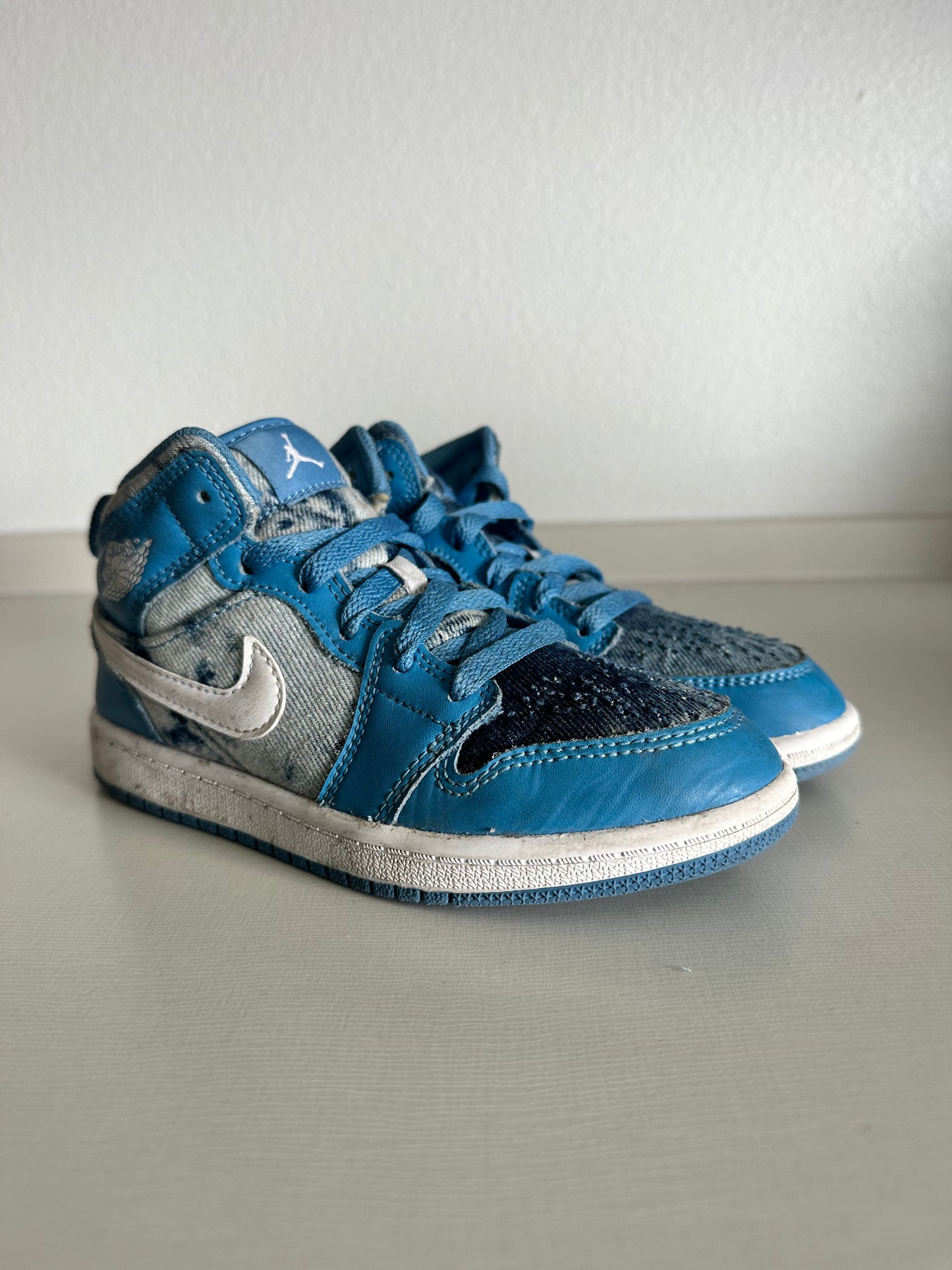 AJ1 Washed Denim Size 13C