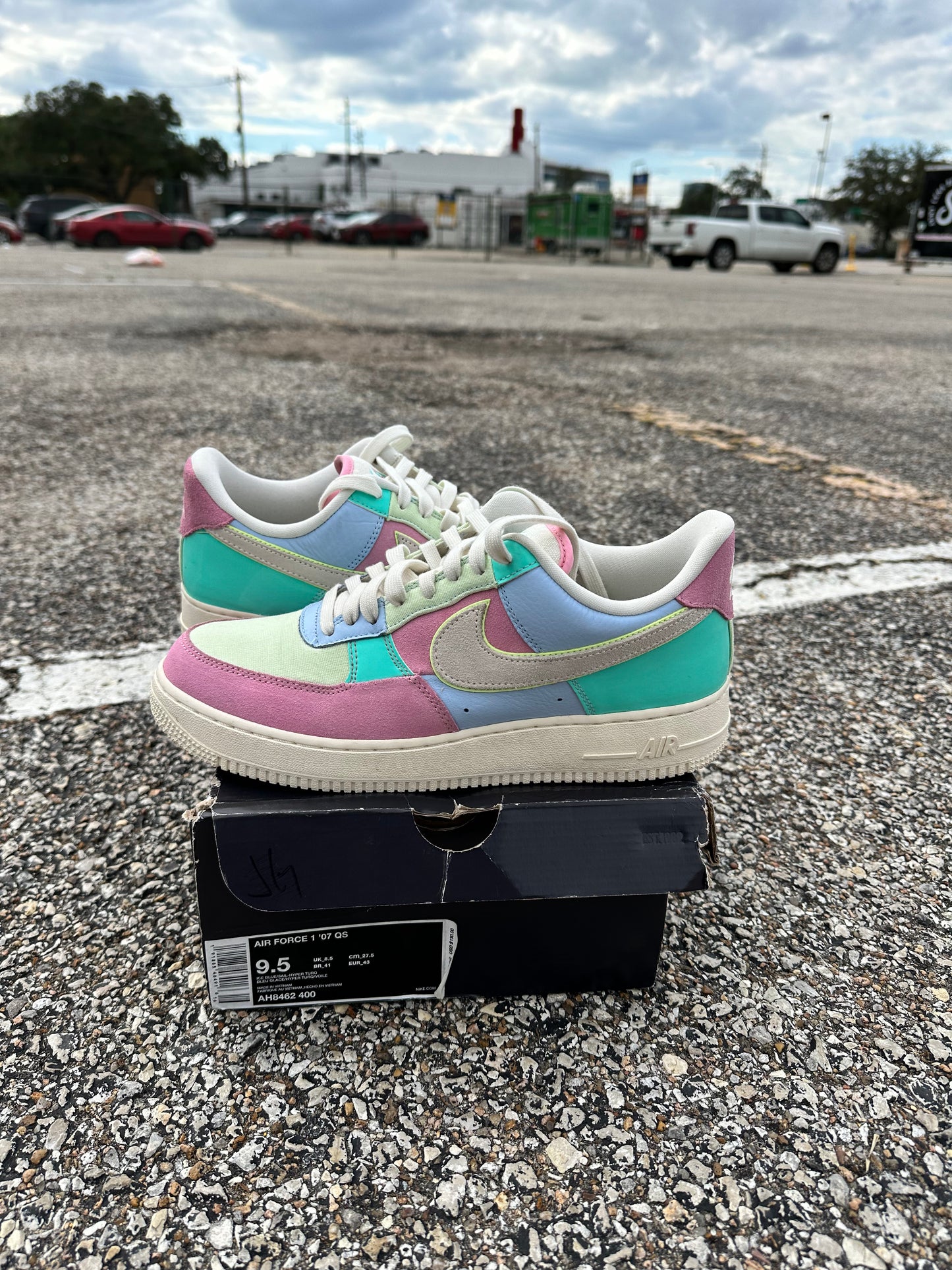 AF1 Low Easter Size 9.5